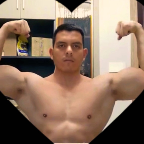 Marq David, My Job Is to Provide You Access to the Best Activewear - Picture 1 of 3